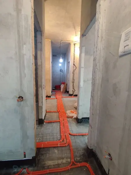 Разводка труб и коммуникаций на этапе черновых работ