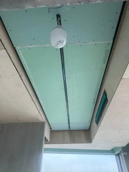 Потолочный профиль и подготовка освещения